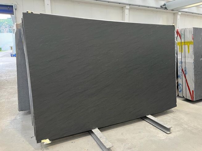 AUF ANFRAGE Quarzit Arbeitsplatte Küche Antracite Black / Carbon Grey satiniert  2 cm, 3 cm 