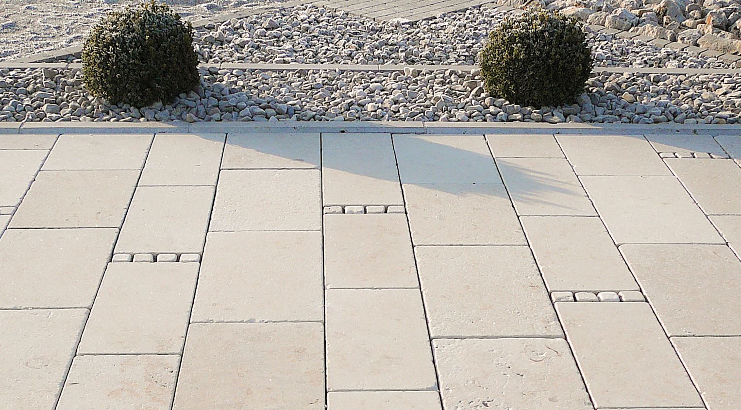 Bodenplatten aus Dietfurter Kalkstein gala® 60x40x4 cm Castellina®